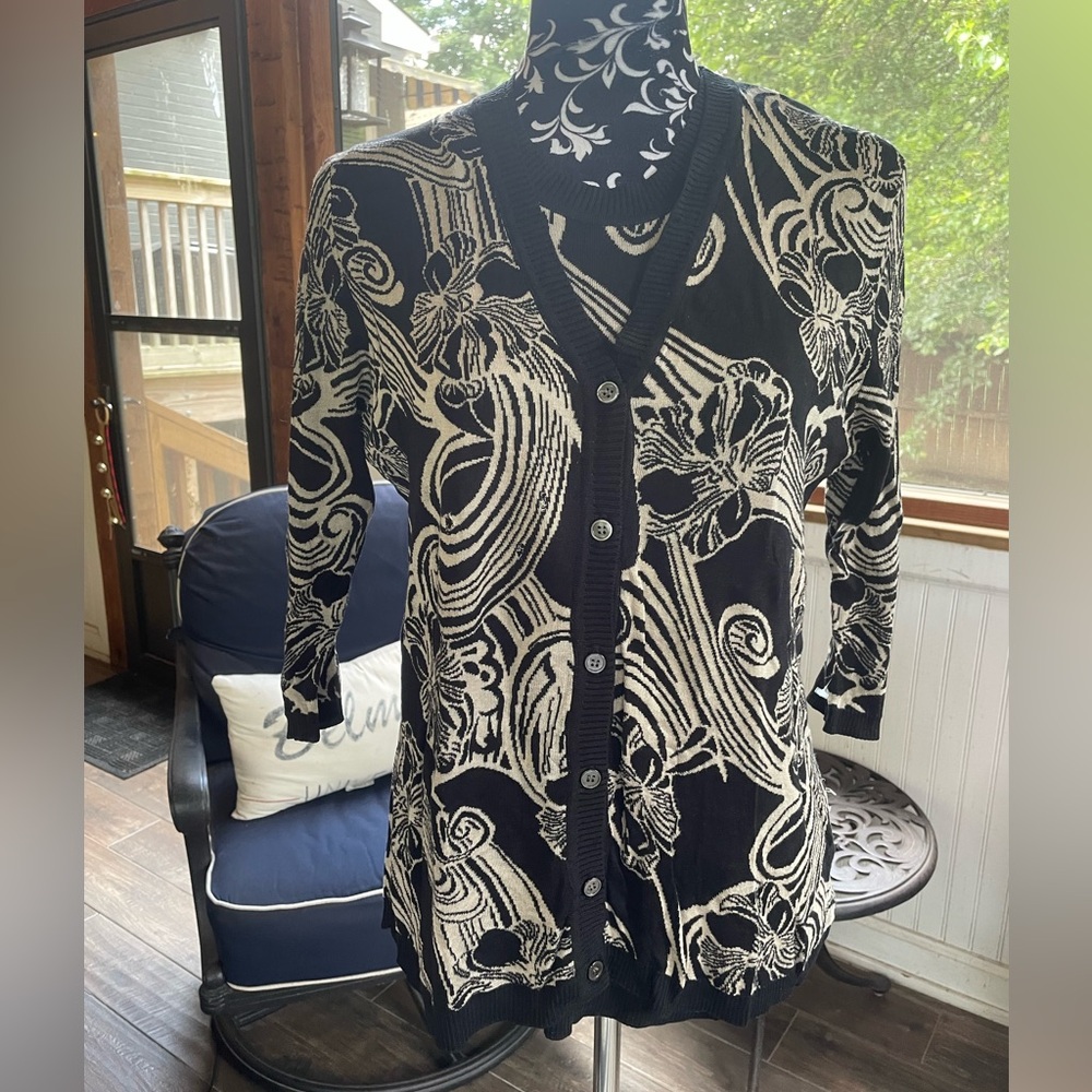 100% Silk Camela Elegant Black and Cream Floral Women's Sweater